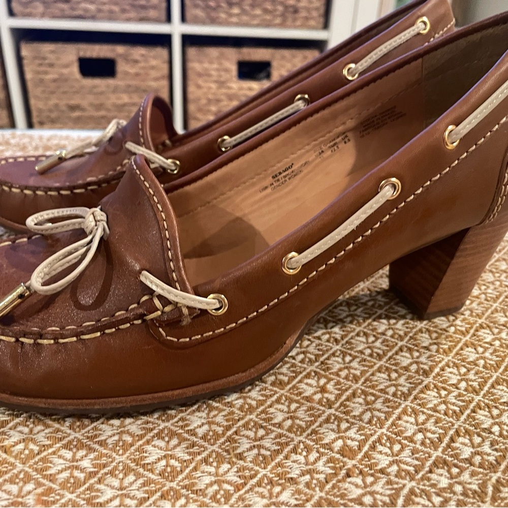 Sebago Lisbon tie pumps 2 3/4” heel. Women’s size 11. Brown leather - Picture 2 of 4
